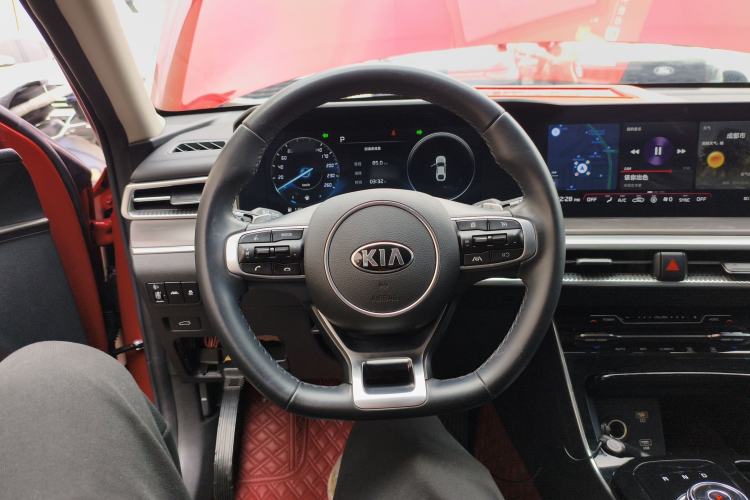 Used Kia K5 2020 270T CVVD Luxury Tech Edition Steering Wheel
