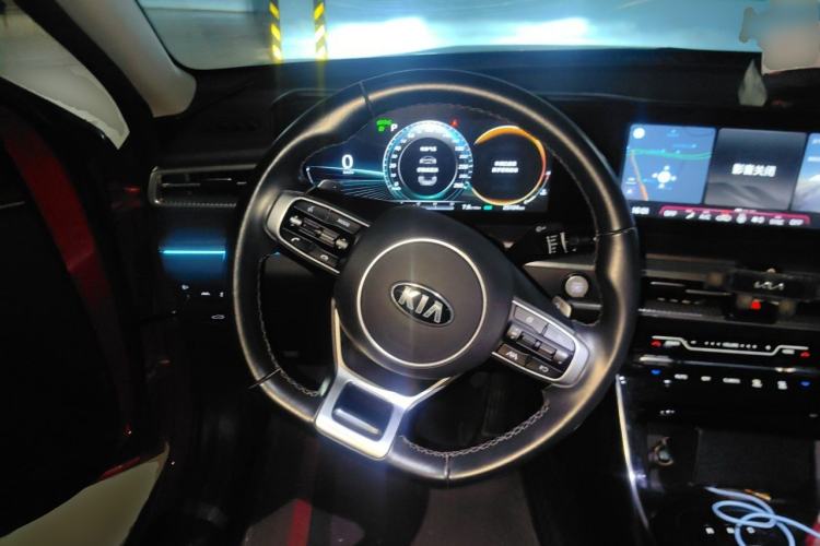 Used Kia K5 2020 270T CVVD Luxury Tech Edition Steering Wheel