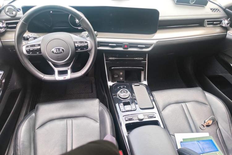 Used Kia K5 2020 380T GT-Line Prestige Tech Edition Center Console