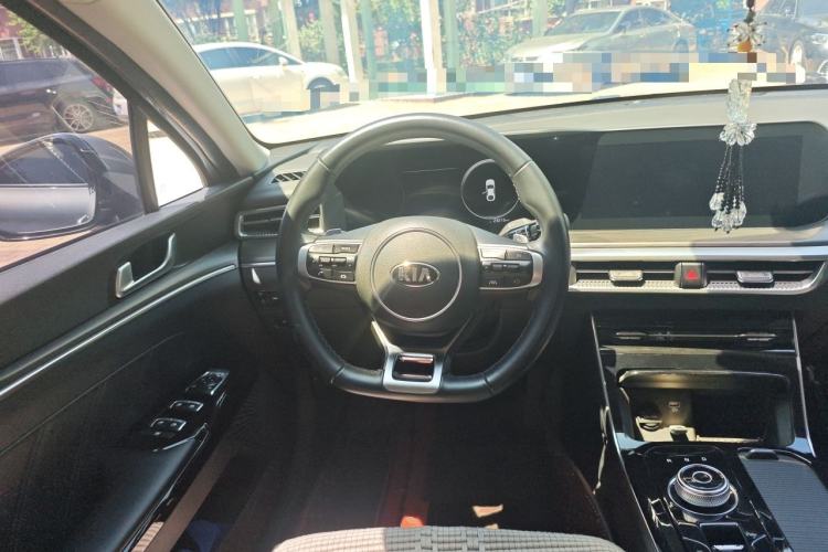 Used Kia K5 2020 270T CVVD Luxury Tech Edition Steering Wheel