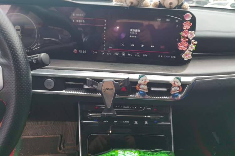 Used Kia K5 2020 270T CVVD Luxury Tech Edition Audio And AC Panel