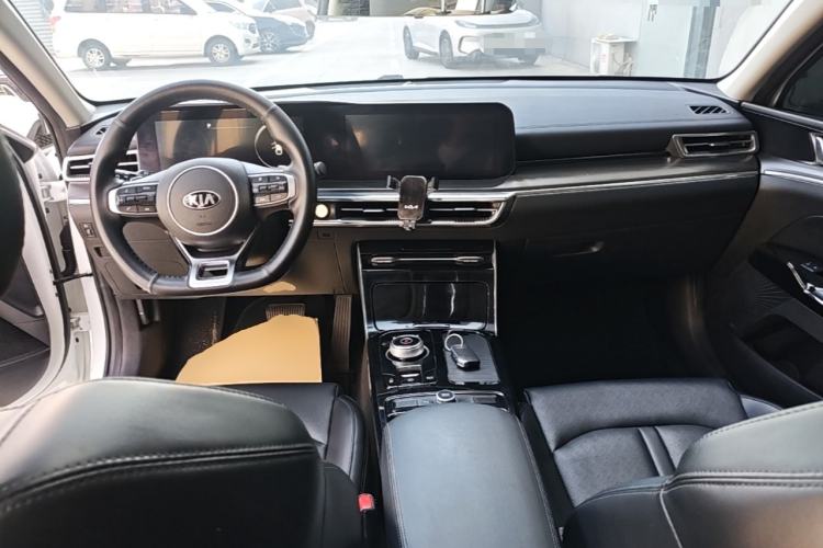 Used Kia K5 2020 270T CVVD Luxury Tech Edition Center Console