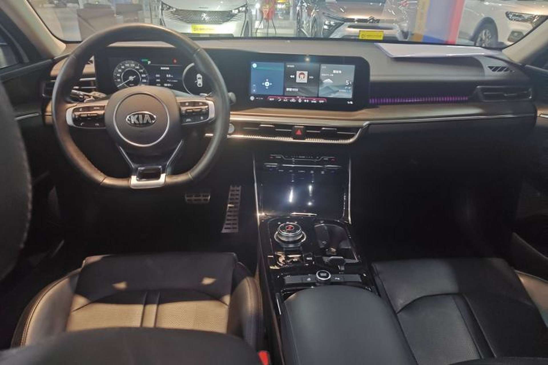 Used Kia K5 2020 270T CVVD Luxury Tech Edition Center Console