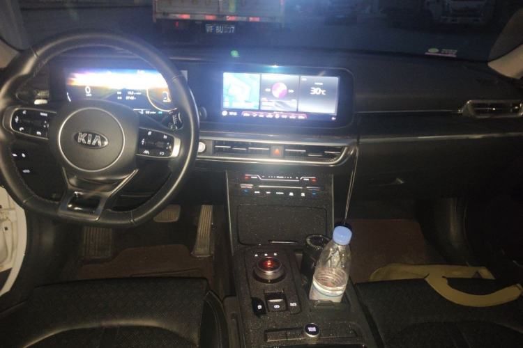 Used Kia K5 2020 270T CVVD Luxury Tech Edition Center Console