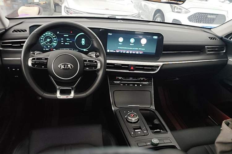 Used Kia K5 2020 380T GT-Line Prestige Tech Edition Center Console