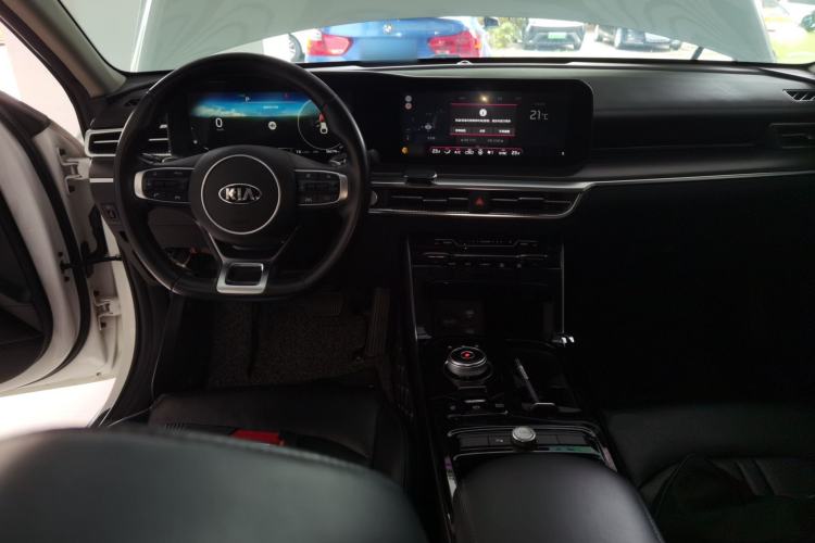 Used Kia K5 2020 270T CVVD Luxury Tech Edition Center Console
