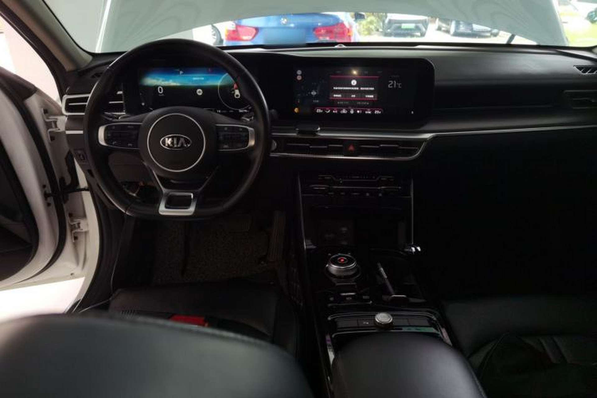 Used Kia K5 2020 270T CVVD Luxury Tech Edition Center Console