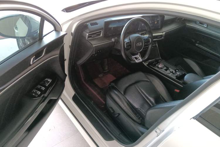 Used Kia K5 2020 270T CVVD Luxury Tech Edition Driver Seat