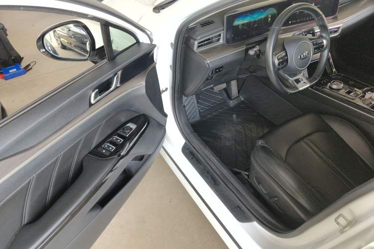 Used Kia K5 2020 270T CVVD Luxury Tech Edition Driver Seat