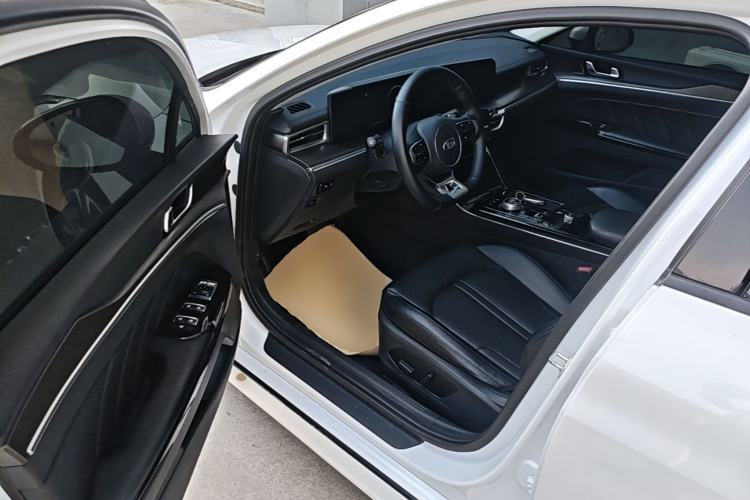 Used Kia K5 2020 270T CVVD Luxury Tech Edition Driver Seat