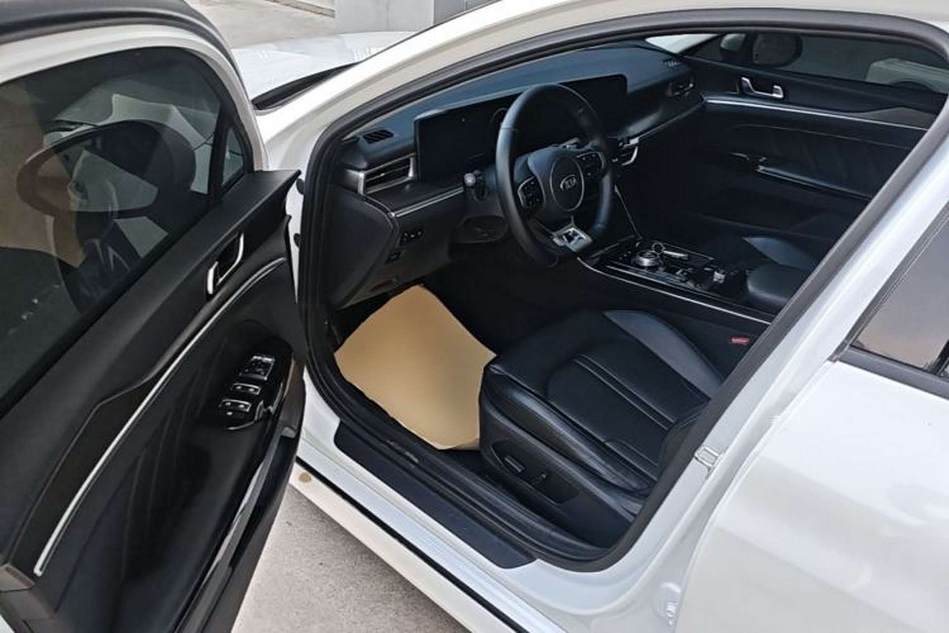 Used Kia K5 2020 270T CVVD Luxury Tech Edition Driver Seat
