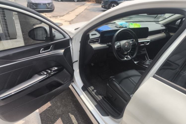 Used Kia K5 2020 270T CVVD Luxury Tech Edition Driver Seat