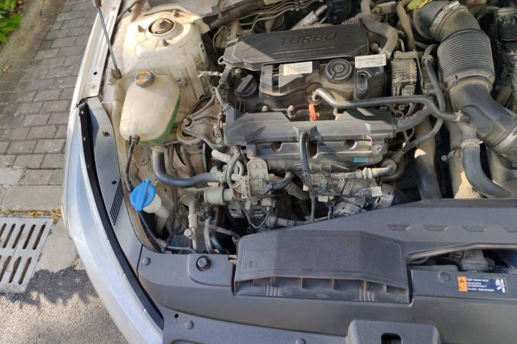 Used Kia K5 2020 270T CVVD Luxury Tech Edition Engine Bay Right