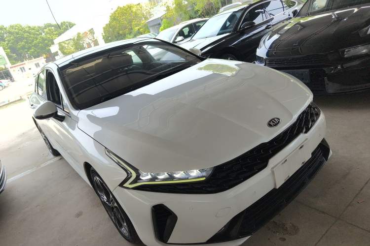 Used Kia K5 2020 270T CVVD Luxury Tech Edition Front Right 45 Deg