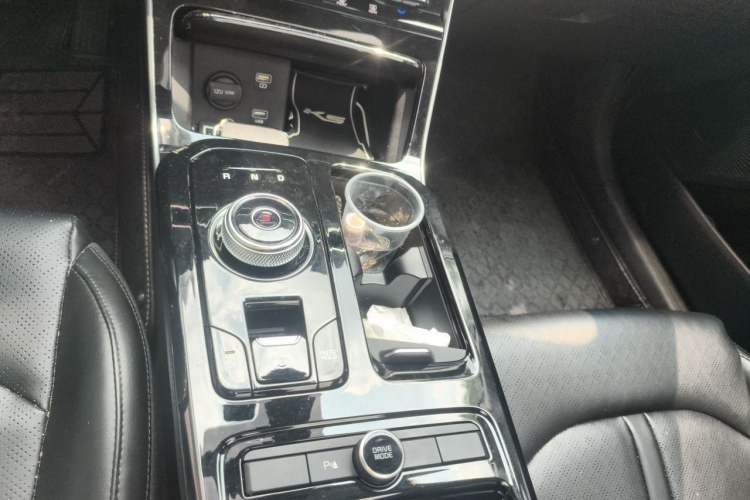 Used Kia K5 2020 270T CVVD Luxury Tech Edition Gear Lever
