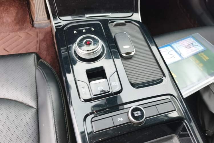 Used Kia K5 2020 270T CVVD Luxury Tech Edition Gear Lever