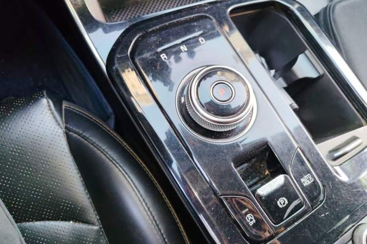 Used Kia K5 2020 270T CVVD Luxury Tech Edition Gear Lever
