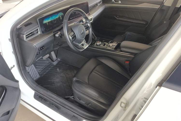 Used Kia K5 2020 270T CVVD Luxury Tech Edition Left Front Seat