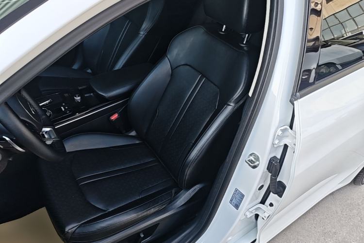 Used Kia K5 2020 270T CVVD Luxury Tech Edition Left Front Seat