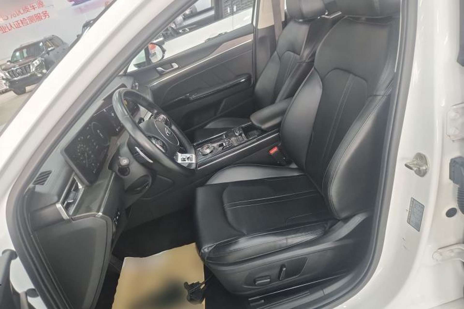 Used Kia K5 2020 270T CVVD Luxury Tech Edition Left Front Seat