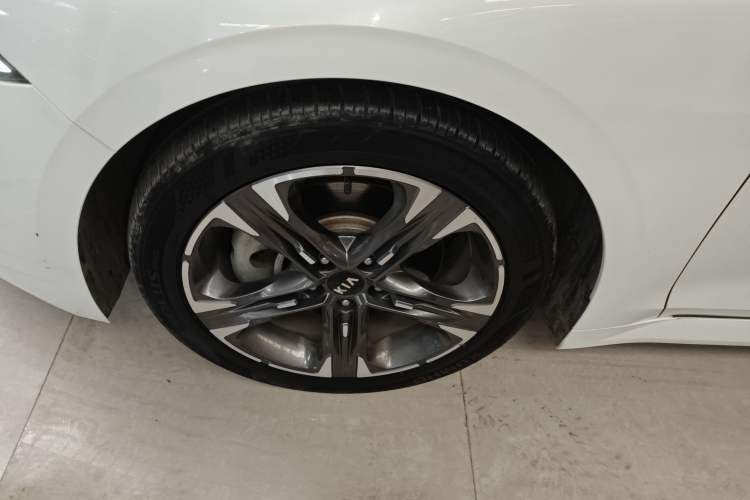 Used Kia K5 2020 380T GT-Line Prestige Tech Edition Left Front Wheel Hub