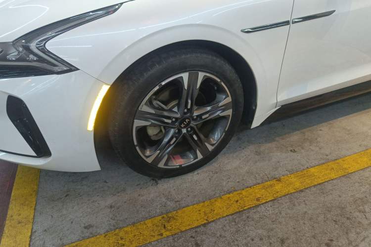 Used Kia K5 2020 270T CVVD Luxury Tech Edition Left Front Wheel Hub