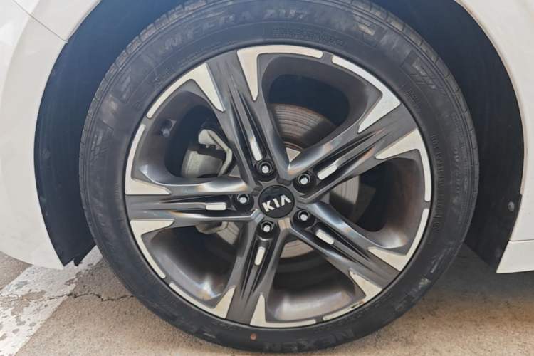Used Kia K5 2020 270T CVVD Luxury Tech Edition Left Front Wheel Hub