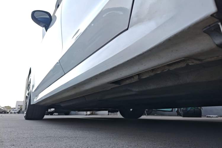 Used Kia K5 2020 270T CVVD Luxury Tech Edition Left Side Sill