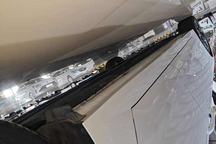 Used Kia K5 2020 270T CVVD Luxury Edition Left Side Sill