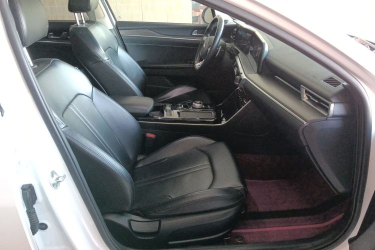 Used Kia K5 2020 270T CVVD Luxury Tech Edition Right Front Seat