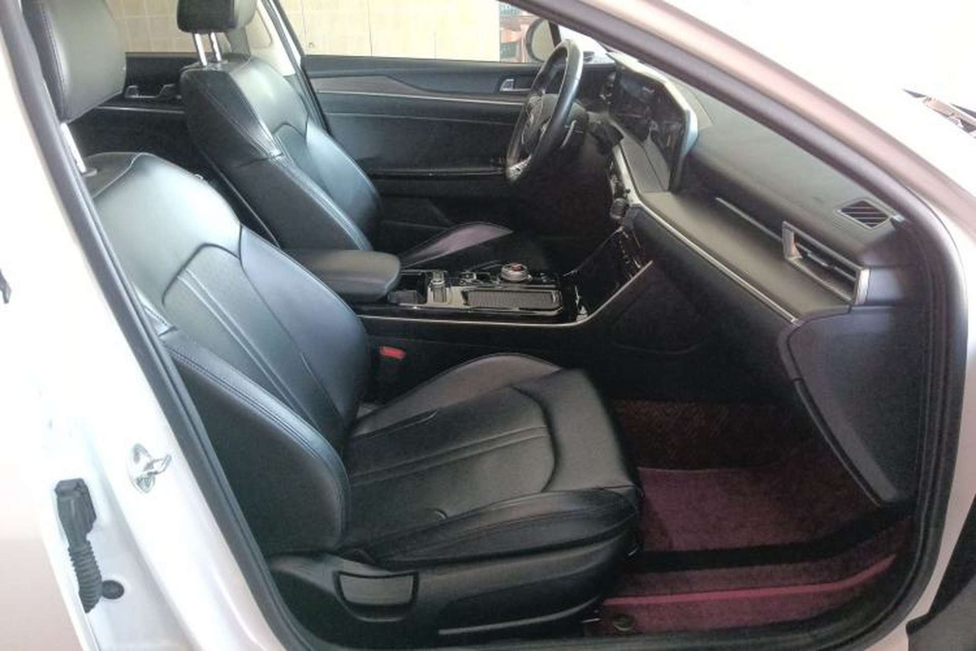 Used Kia K5 2020 270T CVVD Luxury Tech Edition Right Front Seat
