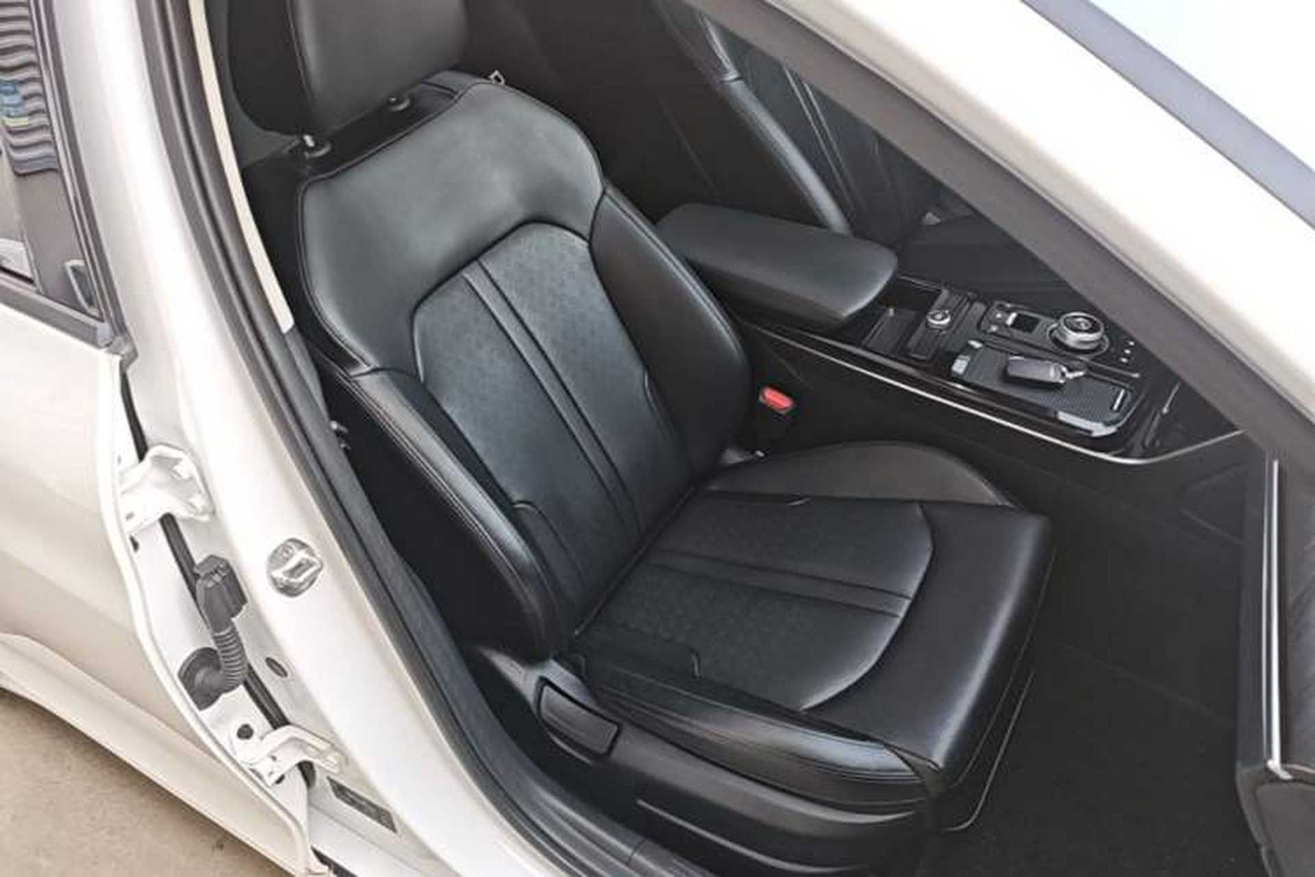Used Kia K5 2020 270T CVVD Luxury Tech Edition Right Front Seat