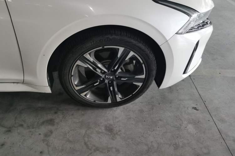 Used Kia K5 2020 380T GT-Line Prestige Tech Edition Right Front Wheel Hub