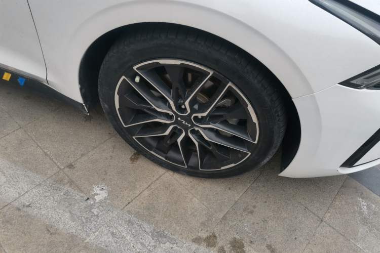 Used Kia K5 2020 380T GT-Line Flagship Edition Right Front Wheel Hub