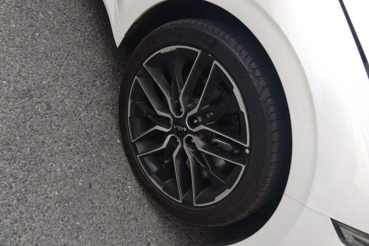 Used Kia K5 2020 380T GT-Line Flagship Edition Right Front Wheel Hub