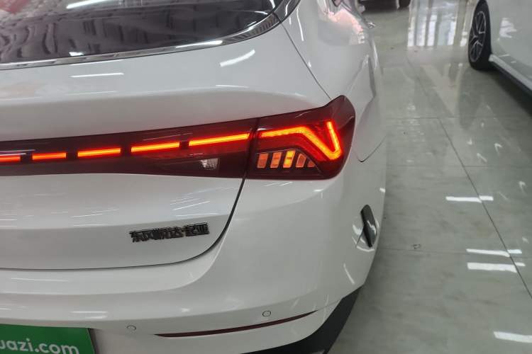 Used Kia K5 2020 270T CVVD Luxury Tech Edition Right Rear Taillight