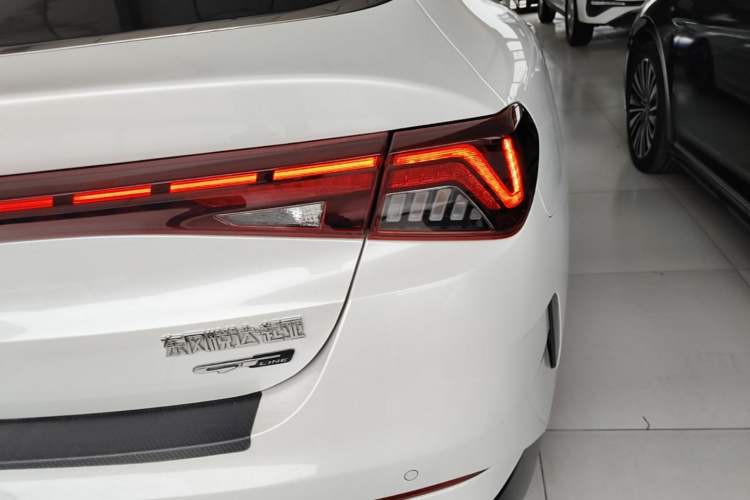 Used Kia K5 2020 380T GT-Line Prestige Tech Edition Right Rear Taillight