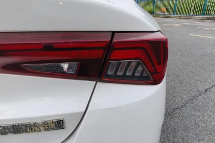 Used Kia K5 2020 270T CVVD Luxury Tech Edition Right Rear Taillight