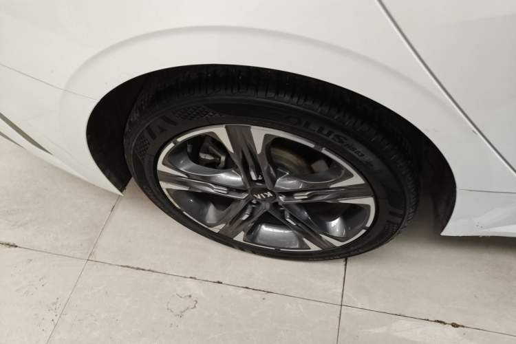 Used Kia K5 2020 380T GT-Line Prestige Tech Edition Right Rear Wheel Hub