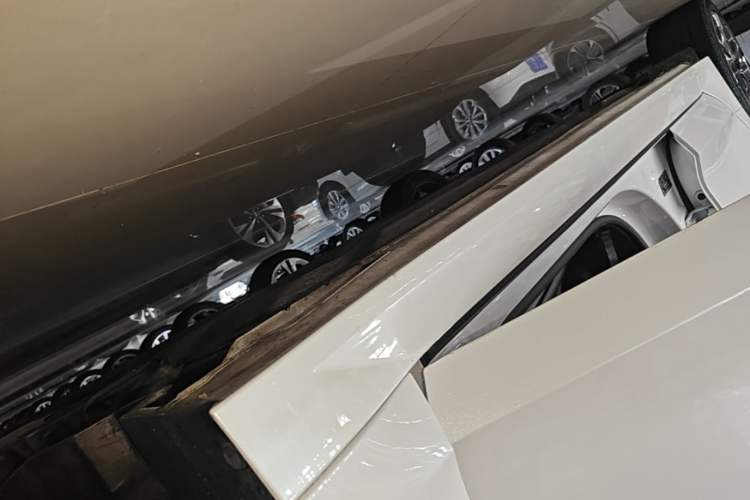 Used Kia K5 2020 270T CVVD Luxury Edition Right Side Sill