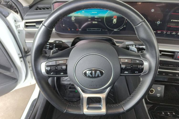 Used Kia K5 2020 270T CVVD Luxury Tech Edition Steering Wheel