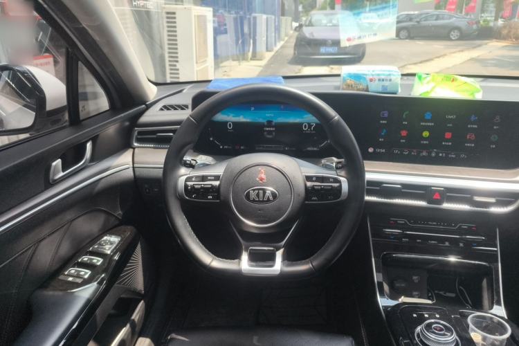 Used Kia K5 2020 270T CVVD Luxury Tech Edition Steering Wheel