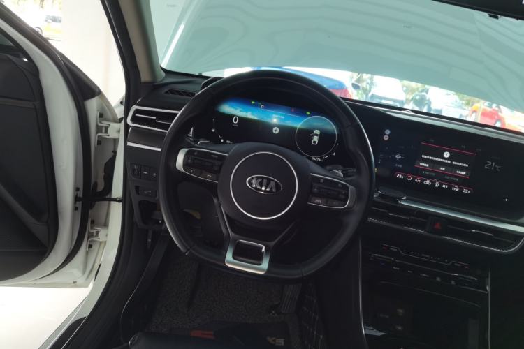 Used Kia K5 2020 270T CVVD Luxury Tech Edition Steering Wheel