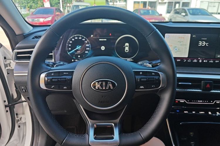 Used Kia K5 2020 270T CVVD Luxury Tech Edition Steering Wheel
