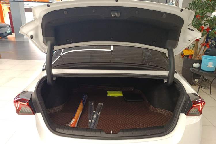 Used Kia K5 2020 380T GT-Line Flagship Edition Trunk