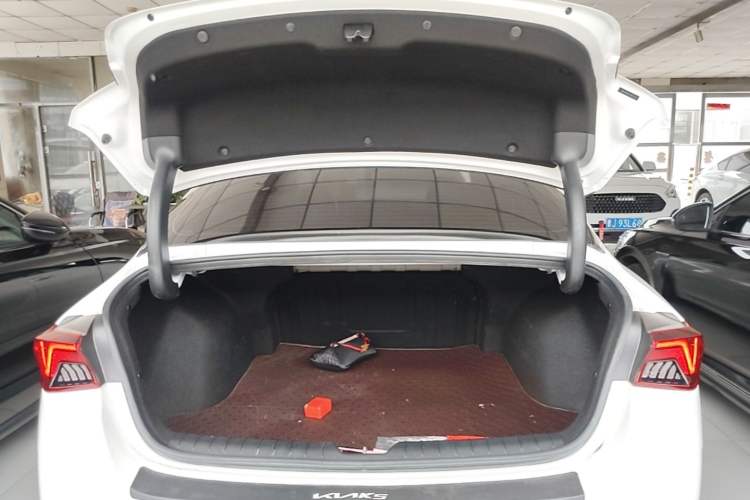 Used Kia K5 2020 380T GT-Line Prestige Tech Edition Trunk
