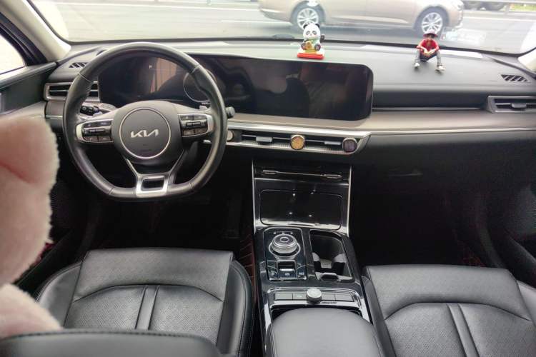 Used Kia K5 2021 270T CVVD Refreshed Edition Center Console