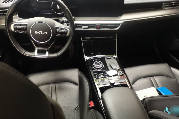 Used Kia K5 2021 270T CVVD Refreshed Edition Center Console