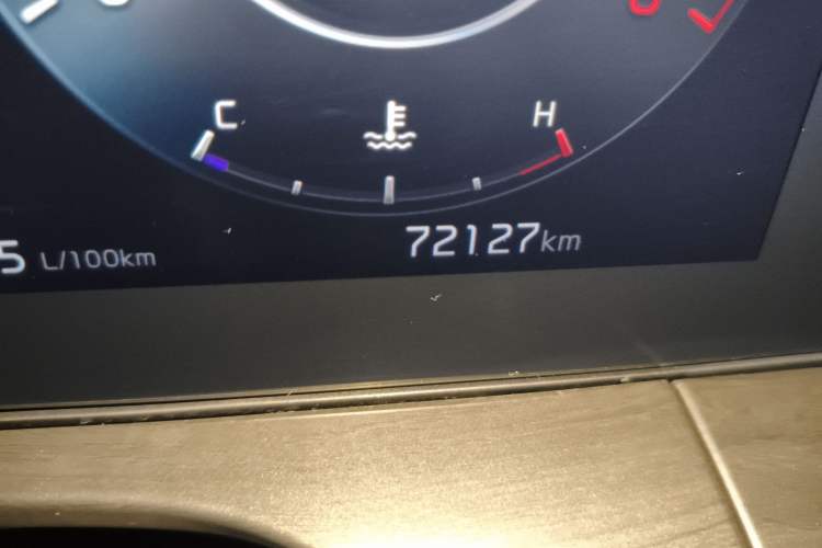 Used Kia K5 2021 270T CVVD Refreshed Edition Odometer Close Up