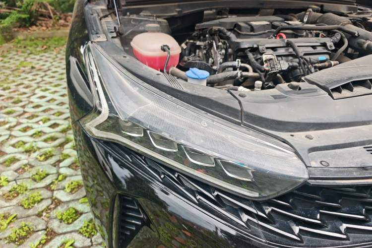 Used Kia K5 2021 270T CVVD Refreshed Edition Right Front Headlight